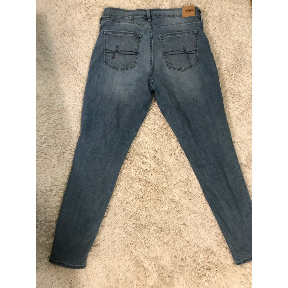 Levi Mid-Rise Jeans